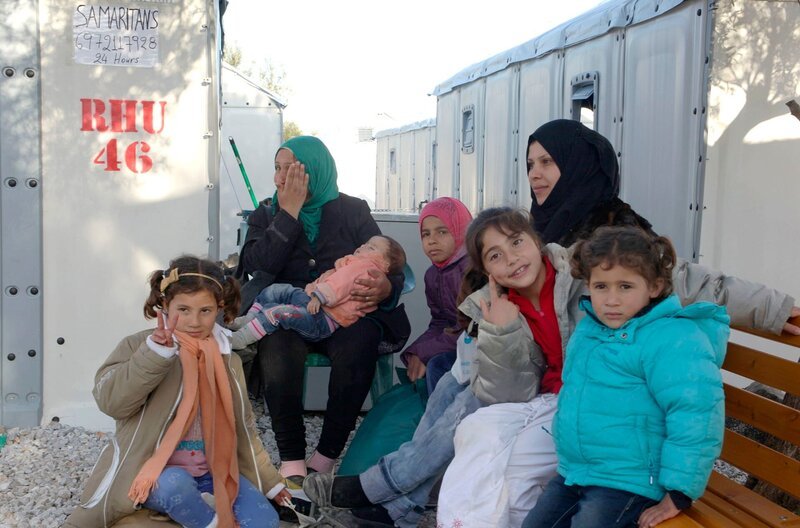 Geflüchtete Familien in einem Lager auf Lesbos. – Bild: WDR