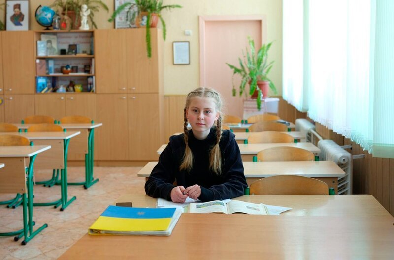 Olenka ist die Einzige, die noch aus ihrer Klasse da ist. Die anderen sind im Ausland oder gestorben. – Bild: WDR/WildFilms Olenka ist die Einzige, die noch aus ihrer Klasse da ist. Die anderen sind im Ausland oder gestorben. – Bild: WDR/WildFilms
