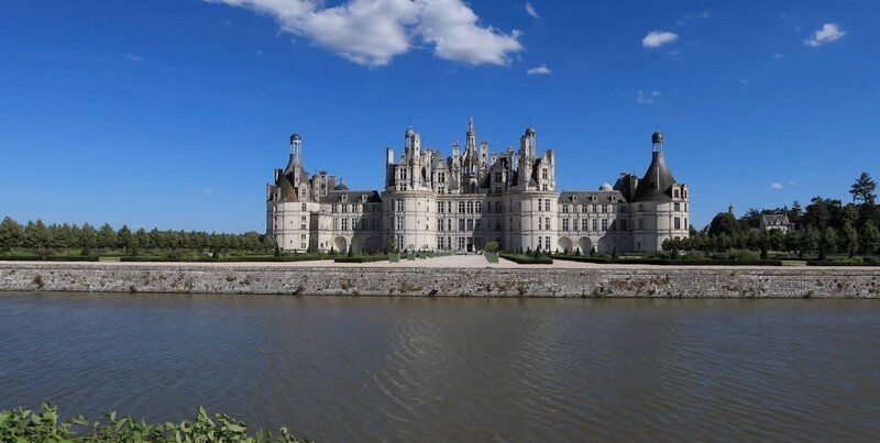 Märchenschloss und architektonisches Wunderwerk: Schloss Chambord gilt als das prächtigste aller Loire-Schlösser. – Bild: ZDF und © Julien Bur