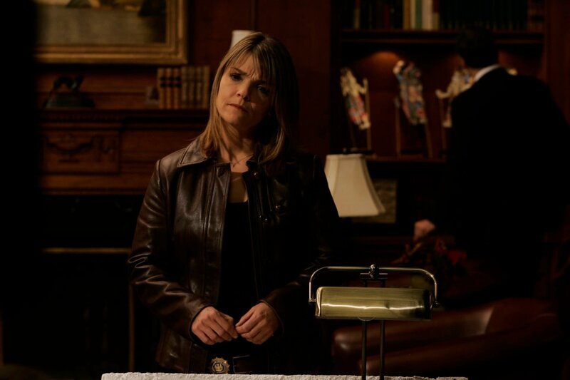 Kathryn Erbe as Detective Alexandra Eames – Bild: 13th Street