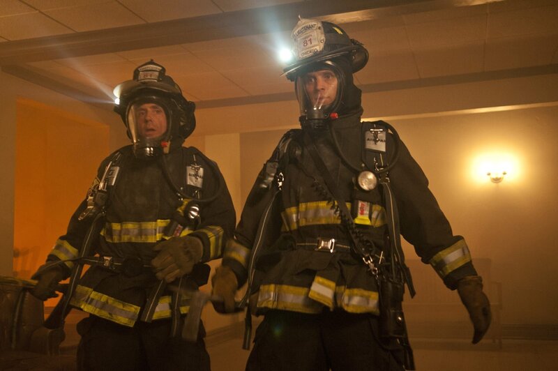 L-R: Christopher Herrmann (David Eigenberg), Matthew Casey (Jesse Spencer) – Bild: TVP /​ Zdjęcia mogą być wykorzystane do jednorazowej publikacji prasowej ilustrującej aktualny program TVP S.A. na dany tydzień.