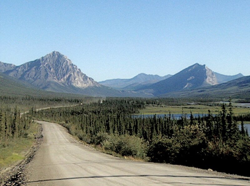 Der Dalton Highway durch Nordalaska. – Bild: HR/​SR