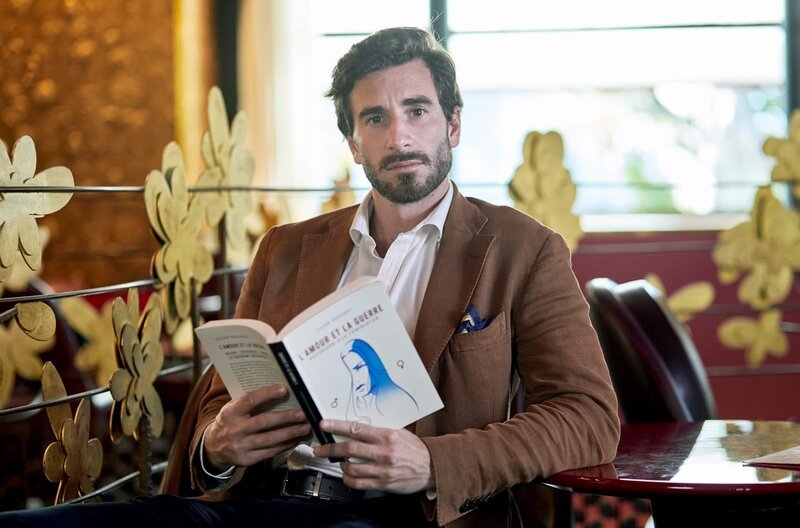Laut Julien Rochedy ist der Feminismus schuld daran, dass Frankreich und die Männer heute in der Krise stecken. – Bild: NDR / © Vincent TV/Andreas B. Krueger / © Vincent TV/Andreas B. Krueger Laut Julien Rochedy ist der Feminismus schuld daran, dass Frankreich und die Männer heute in der Krise stecken. – Bild: NDR / © Vincent TV/Andreas B. Krueger / © Vincent TV/Andreas B. Krueger
