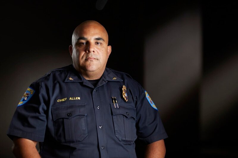 Police Chief Allen – Bild: Crime + Investigation