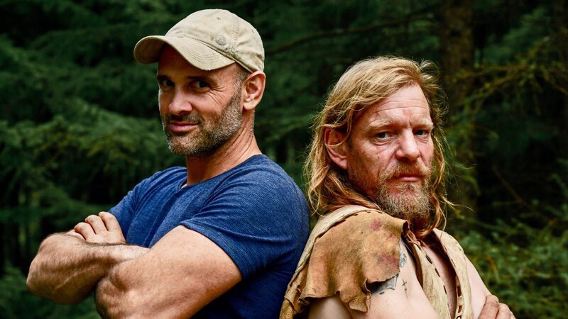 Will Lord and Ed Stafford posing for a photo – Bild: Rob Sixsmith /​ Discovery Channel /​ Photobank 36996_ep101_003. /​ Discovery Communications, LLC