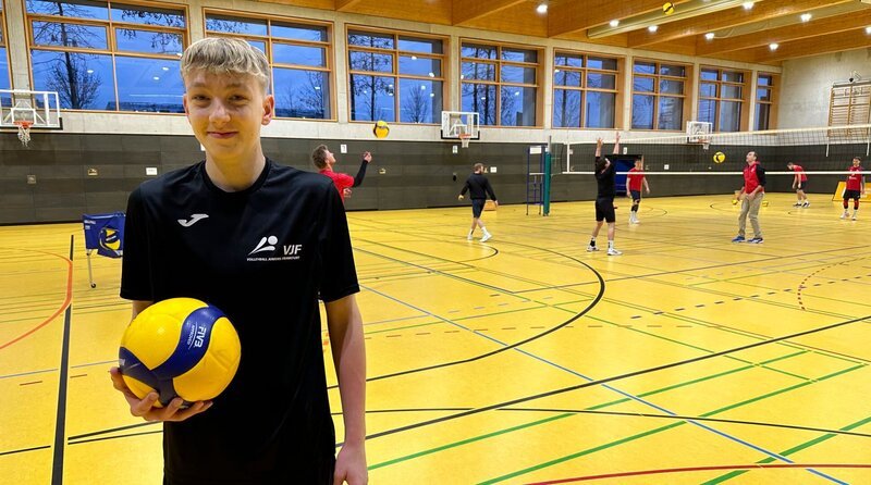Volleyballer Joris Backhaus. – Bild: HR