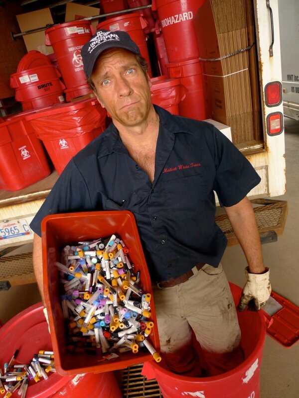 Episode Medical Waste. Mike Rowe. – Bild: Discovery Communications /​ Discovery Networks /​ EMEA/​UK Editorial Use Only/​Discovery Communications/​For merchandising, publishing & ancillary products, check talent contract, appearance & property releases./​Troy Paff