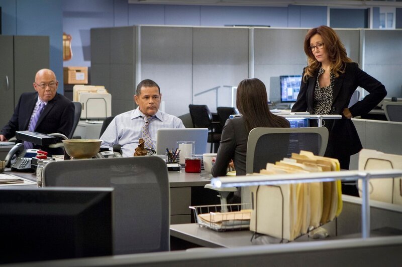 Michael Paul Chan, Raymond Cruz, Mary McDonnell – Bild: Turner /​ TM & © Turner Entertainment Networks, Inc. A Time Warner Company. All Rights Reserved.