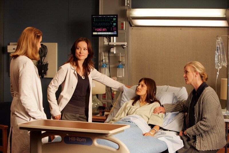Gerade als Dr. House (Hugh Laurie, li.) eine Autopsie durchführen will, taucht Chase (Jesse Spencer) mit neuen Informationen zur Patientin Morgan auf. – Bild: Credit: TVP S.A.,