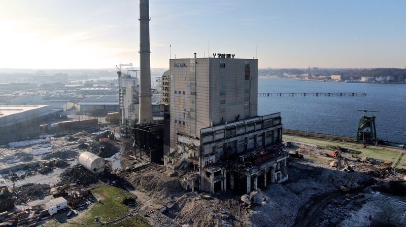 Das Gemeinschaftskraftwerk Kiel (GKK) soll verschwinden. – Bild: NDR/​Tim Boehme