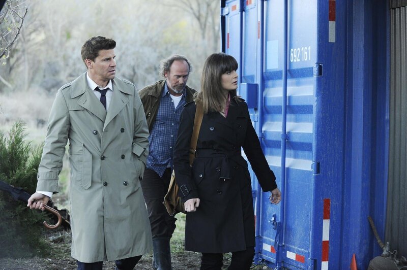 Special Agent Seeley Booth (David Boreanaz, l.) und Dr. Temperance ‚Bones‘ Brennan (Emily Deschanel) – Bild: VOX