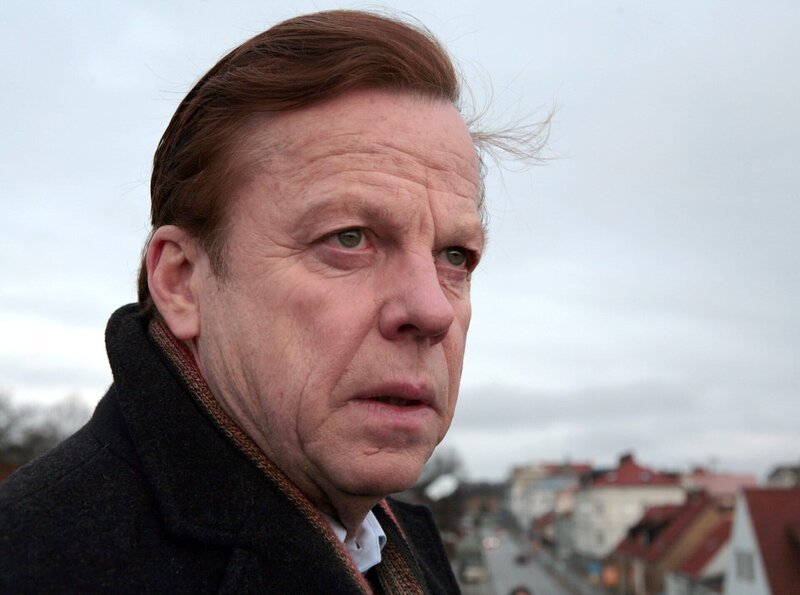 Kurt Wallander (Krister Henriksson) hat einen furchtbaren Verdacht. – Bild: HR/​Degeto/​Yellow Bird/​Nille Leander