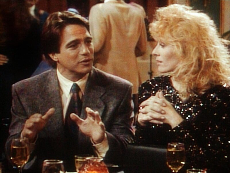 Tony (Tony Danza, l.) trifft Angela (Judith Light, r.) im „Starlight Ballroom“. Sie erinnern sich an alte Zeiten. – Bild: Columbia Lizenzbild frei