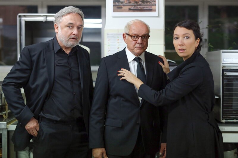 Karl Fischer (Elias Hartmann), Wolfgang Böck (Johann Hartmann), Ursula Strauss (Maria Bucher). – Bild: ORF/​Mona Film/​Petro Domenigg