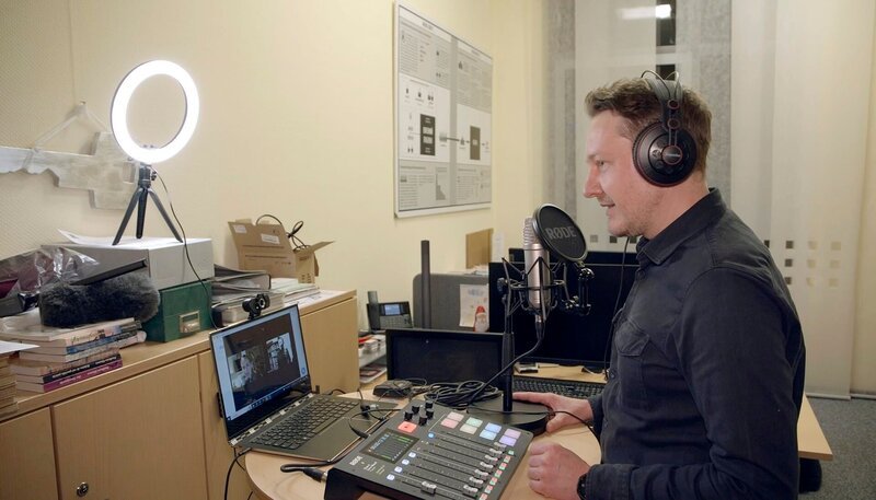 In seinem Podcast „Steppenkinder“ erzählt Edwin Warkentin von seine russlanddeutschen Herkunft. – Bild: WDR