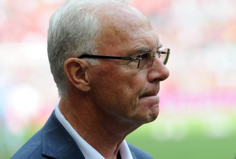 Franz Beckenbauer – eine deutsche Fußball-Legende: Weltmeister als Spieler und als Trainer. Einer, dem scheinbar alles gelang. Doch die Vorwürfe der letzten Jahre überschatten sein Lebenswerk. Welches Bild wird von ihm bleiben? – Bild: ZDF und hase