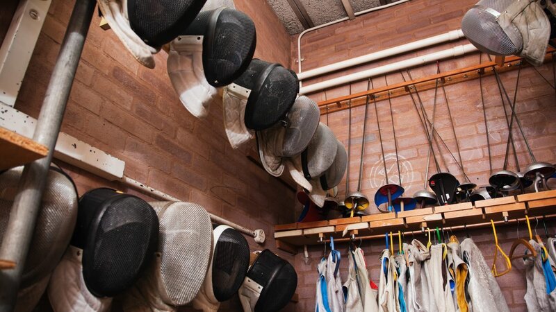 Fencing masks and foils – Bild: Image Source /​ Getty Images/​Image Source /​ Image Source /​ Discovery Communications.