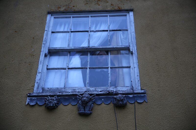Window from the house. – Bild: TLC