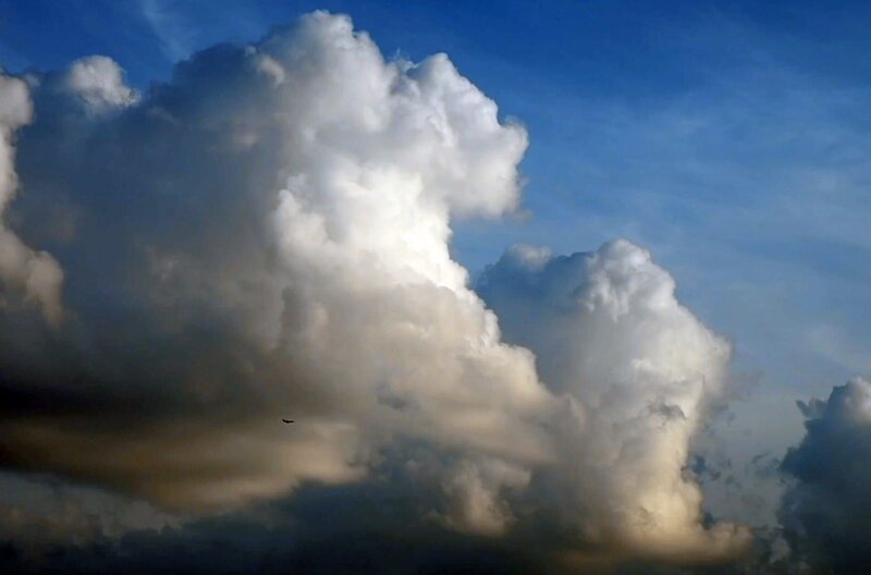 Wolken sind vergängliche Wandlungskünstler. – Bild: imago /​ © imago