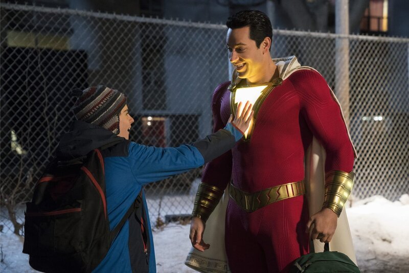 Freddy Freeman (Jack Dylan Grazer, l.); Shazam (Zachary Levi, r.) – Bild: 2019 Warner Bros. Entertainment Inc. SHAZAM! and all related characters and elements are trademarks of and © DC Comics. Lizenzbild frei