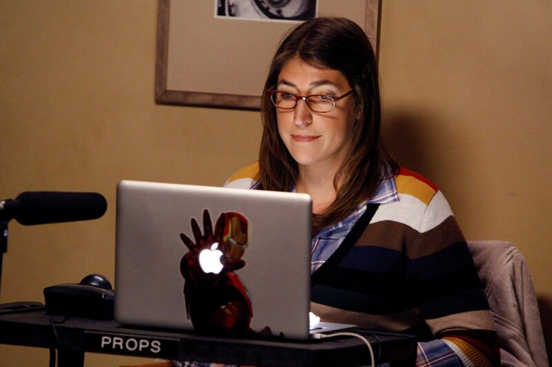 Will, dass Sheldon ihre Mutter kennenlernt: Amy (Mayim Bialik) … – Bild: Turner /​ WARNER BROS. TELEVISION ENTERTAINMENT/​SONJA FLEMMING (C) 2010 WBEI. ALL