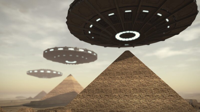 UFOs über Ägypten Pyramiden. 3D-Rendering – Bild: Shutterstock /​ Shutterstock /​ Copyright (c) 2015 Fred Mantel/​Shutterstock. No use without permission.