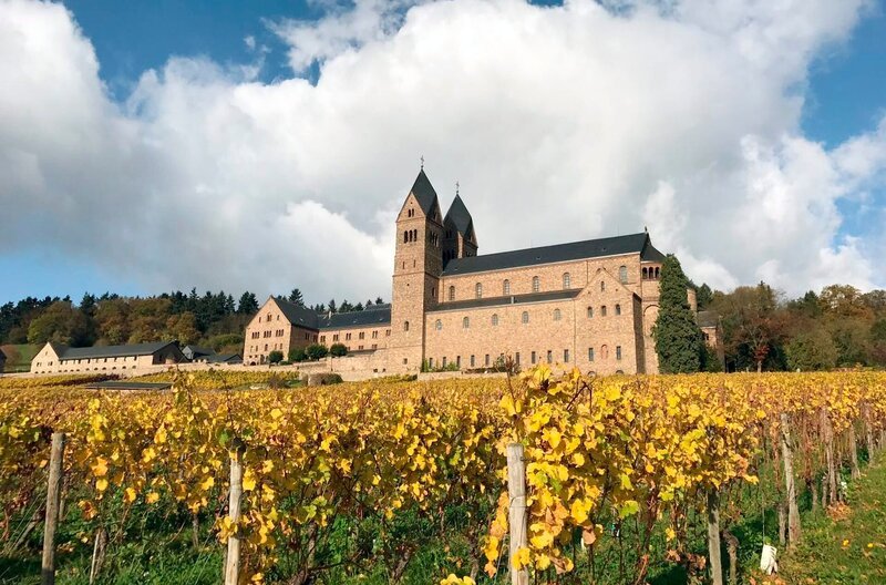 Blick auf das Kloster St. Hildegard in Rüdesheim. – Bild: HR/​Nathaly Janho