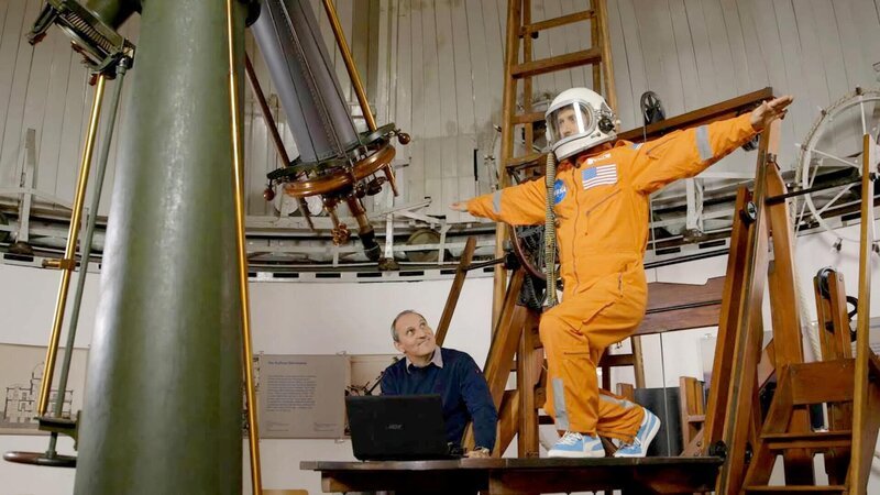 Michael Ostrowski mit Astronaut Franz Viehböck. – Bild: 3sat