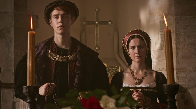 Heinrich VIII. und Katharina von Aragon heiraten kurz nach seiner Krönung. Aus Liebe wird zunehmend Verbitterung, als sie ihm keinen Thronerben schenkt. – Bild: phoenix/​ZDF/​Blakeway Productions