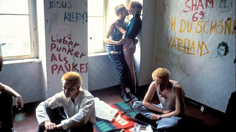 Ost-Punks im besetzten Haus – Bild: phoenix/​ZDF/​ddp images