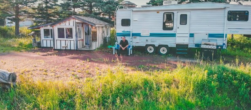 Ein Aussteigerleben: Martin Lepage nach seiner Haftentlassung in Québec. – Bild: ZDF und CAT & Cie /​ Incognita./​CAT & Cie /​ Incognita