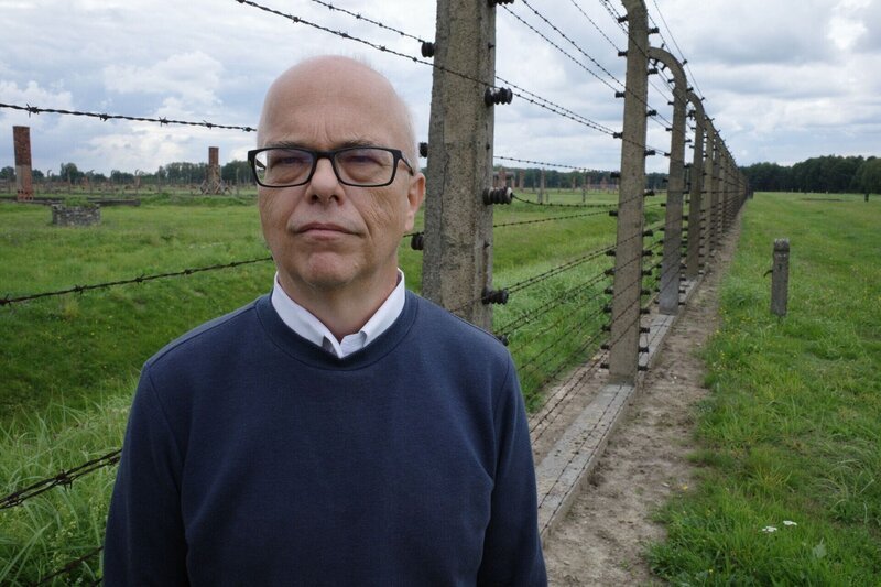 Dr. Piotr Setkiewicz vom Auschwitz Memorial Research Center. +++ – Bild: RTL /​ Like a Shot Entertainment /​ Hans Kammler