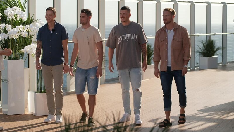 Die Männer aus Runde 1 lernen die Frauen kennen. V.l. Andreas, Luc, Nico und Patrick +++ – Bild: RTL /​ Folge 5