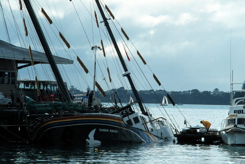 Das Schiffswrack des Greenpeace-Schiffs „Rainbow Warrior“. – Bild: ZDF und John Miller.