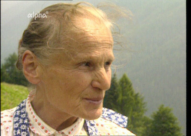 Altbäuerin Germana Thöni – die Letzte im Südtiroler Ultental, die vollständige Selbstversorgung mit den Produkten betreibt, die der Berg und die Landschaft hergeben. – Bild: BR