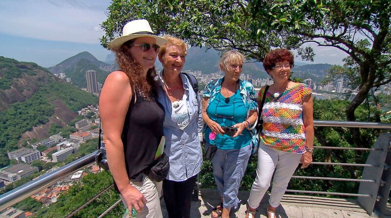 Micaela Carl, Annegret Maaß, Gabriele Klages, Renate Längle unterwegs in Rio. – Bild: SWR/​Fandango