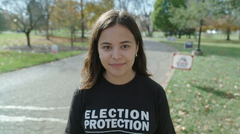 Mollie Duffy studiert in Ohio. Sie engagiert sich dafür, dass Menschen zur Wahl gehen können. – Bild: WDR