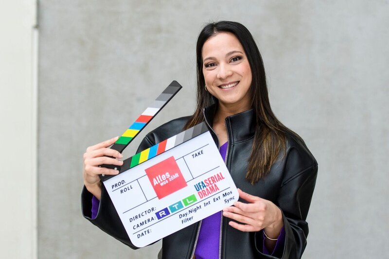 Shaolyn Fernandez spielt „Charlotte ‚Charlie‘ Beer +++ – Bild: RTL /​ Julia Feldhagen /​ .