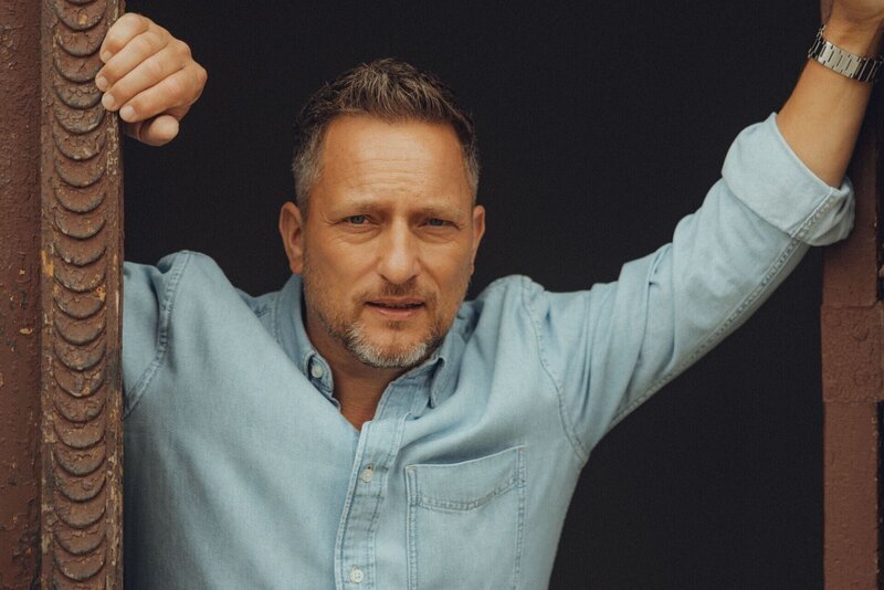 Lars Pape spielt „Michael Bode“ +++ – Bild: RTL /​ Anna Riedel