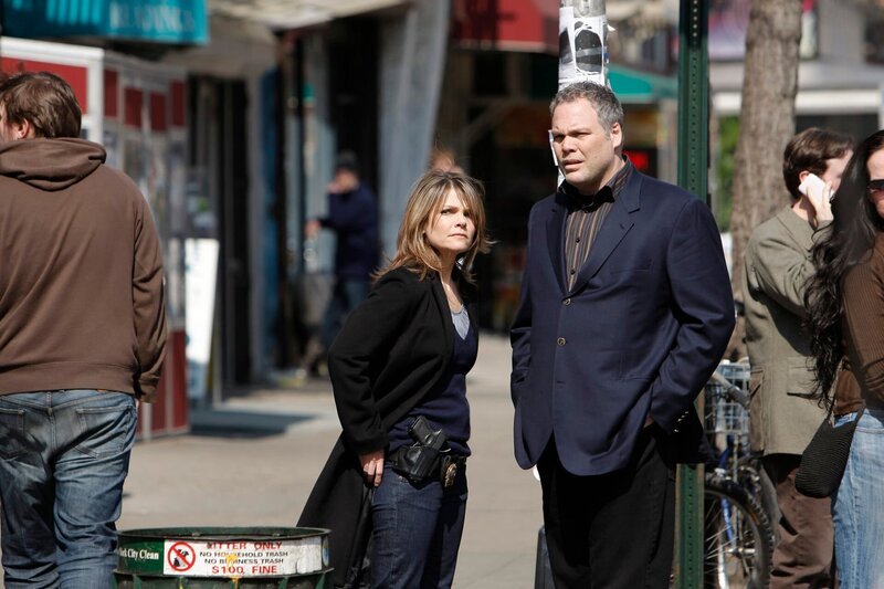 Pictured: (l-r) Kathryn Erbe as Detective Alexandra Eames, Vincent D’onofrio as Detective Robert Goren – Bild: 13th Street
