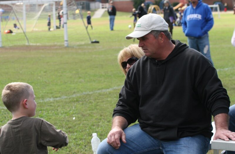 Bobby at his grandson’s soccer game. – Bild: Copyright: Discovery Communications, Inc. For Show Promotion Only
