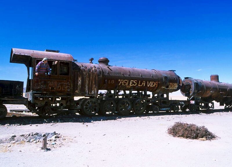 Eisenbahnfriedhof Uyuni in Bolivien – Bild: ZDF und SF