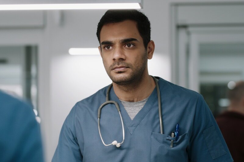 Transplant – Ein besonderer Notarzt Staffel 3 Folge 4 Hamza Haq als Bashir Hamed SRF/​NBC – Bild: SRF2