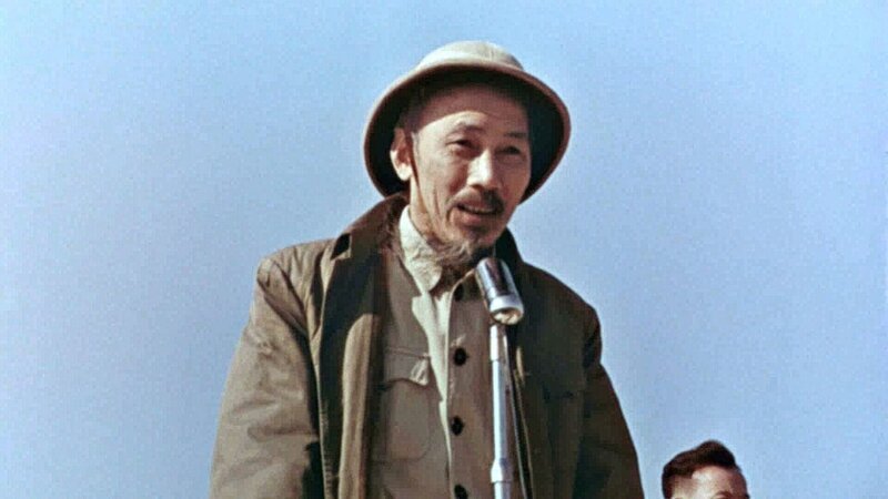 1955: Ho Chi Minh wird offizieller Führer von Nord-Vietnam. Fest im Blick hat er aber die Wiedervereinigung des gespaltenen Landes. +++ – Bild: RTL /​ Krasnogorsk /​ ntv /​ Krasnogorsk /​ ntv /​ Krasnogorsk /​ Niederlage (1953–1955)