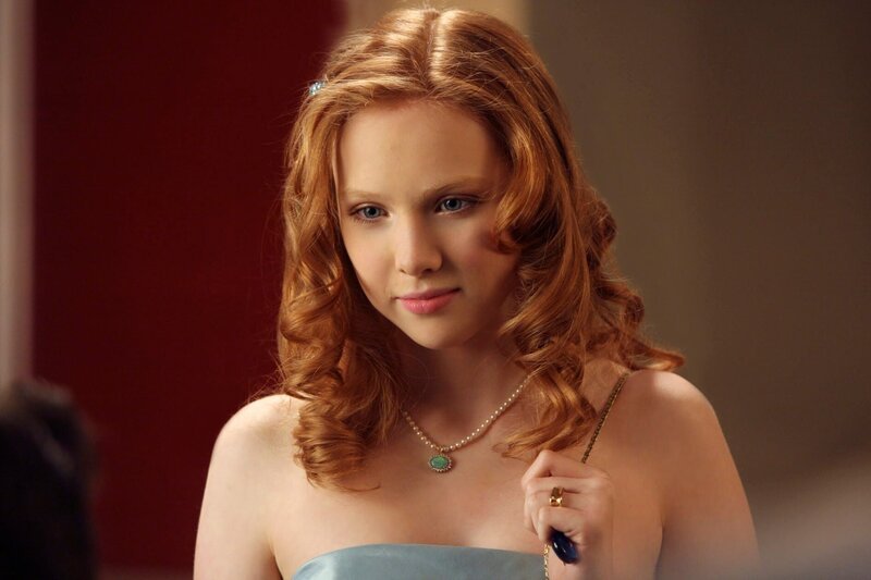 Alexis (Molly C. Quinn) – Bild: Universal TV