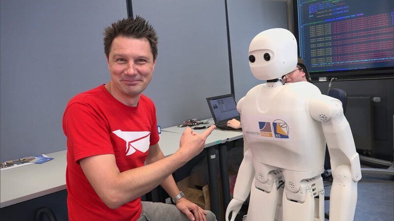 Was echte Roboter können, findet André an der Uni Bonn heraus. – Bild: WDR