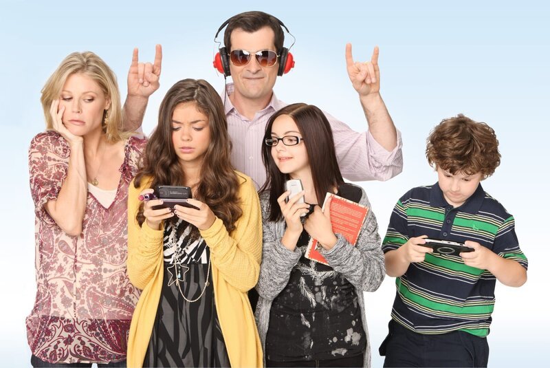 1. Staffel: (v.li.) Claire (Julie Bowen), Haley (Sarah Hyland), Phil (Ty Burrell), Alex (Ariel Winter) und Luke (Nolan Gould) – Bild: 3+