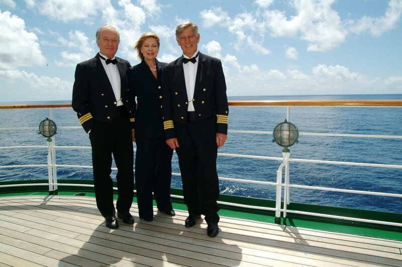 Horst Naumann, Heide Keller und Siegfried Rauch in der neuen Traumschiff-Verfilmung „Botswana“. Honorarfrei – nur für diese Sendung bei Nennung ZDF und Dirk Bartling – Bild: ZDF und Dirk Bartling