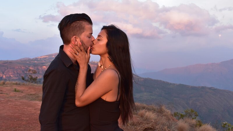 Tim and Jennifer in Colombian mountains. – Bild: Discovery Communications, LLC