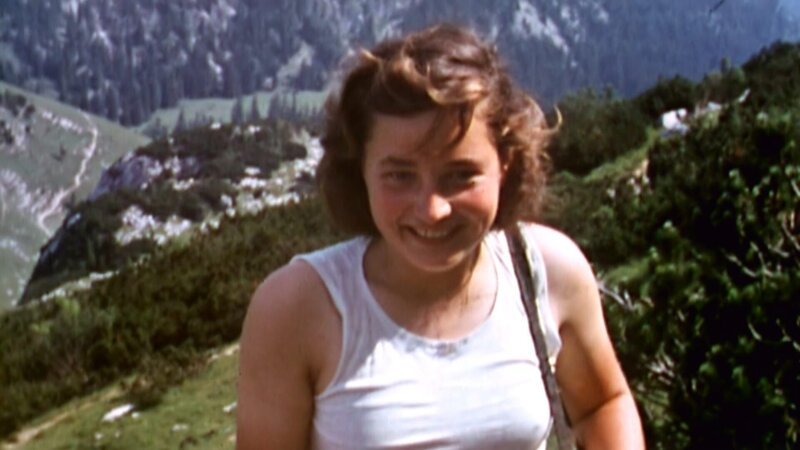 Junge Wanderin (Kampenwand in den Chiemgauer Alpen, Oberbayern, 1937). – Bild: Agentur Karl Höffkes/​BR/​DOKfilm Fernsehproduktion GmbH